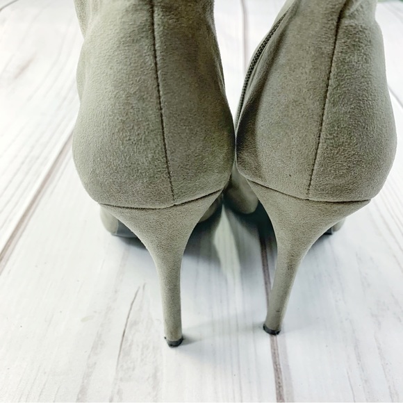 Chinese Laundry Gray Over The Knee Stretch Boots - Picture 5 of 13